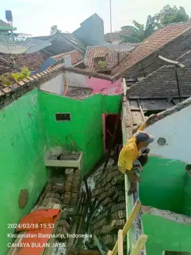 Bongkar pasang atap kayu ganti baja ringan dan palfon pvc