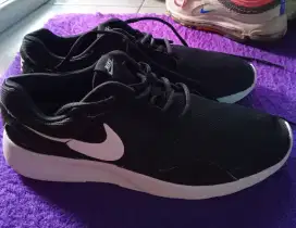 NIKE RUNNiNG Orginal like New