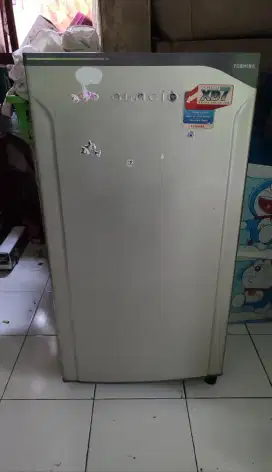 BU Jual kulkas Toshiba