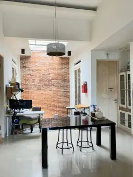 Dijual rumah siap huni terawat dan rapi di Mertilang Bintaro sektor 9