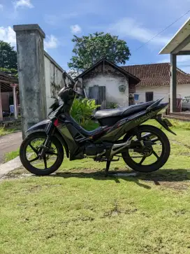 Supra x 125 dobel dis hitam