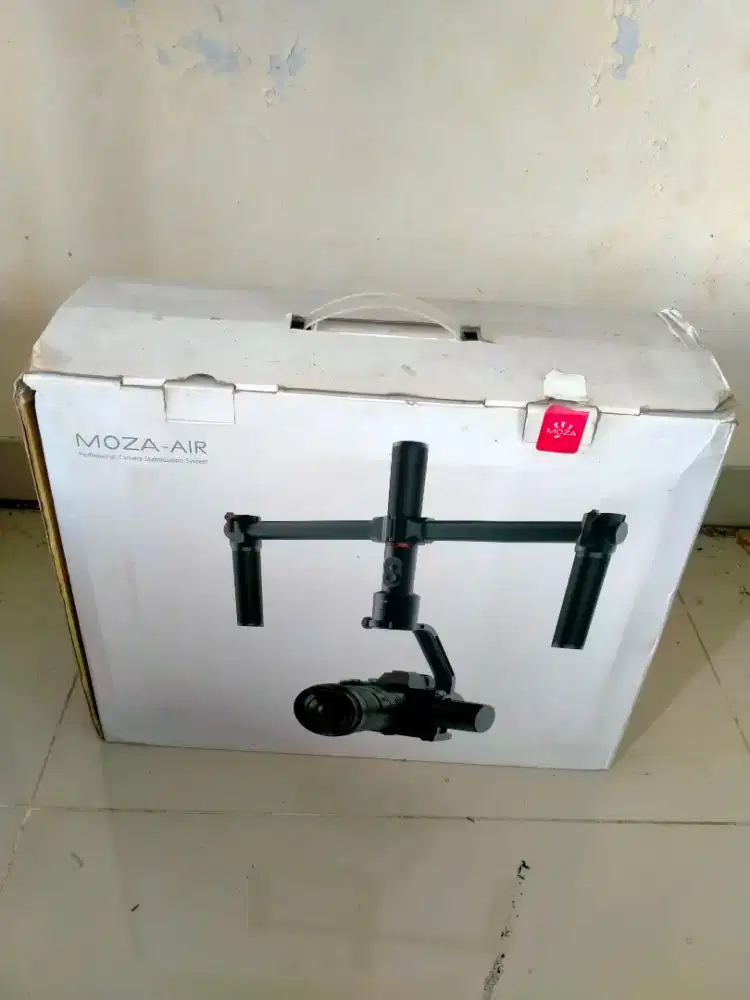 MOZA AIR GIMBAL STABILIZER Camera with wireless thumb controller