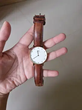 Jam tangan wanita DW