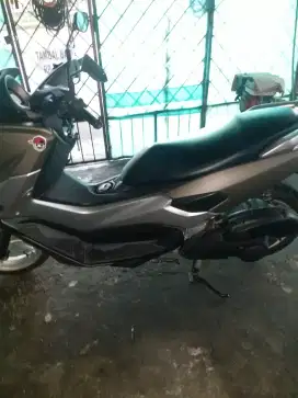 Di jual nmax abs istimewa siap pakai.