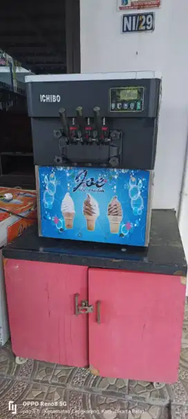 Mesin soft ice cream