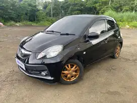 Low KM Honda Brio Satya 1.2 E Bensin-MT 2015 Hitam WRW