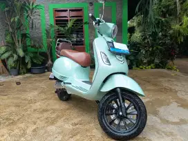 ODO 1600KM! MIRIP VESPA! MOTOR LISTRIK SMOOT ZUZU