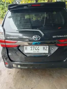 Toyota avanza veloz transmi manual warna hitam sangat istimewa