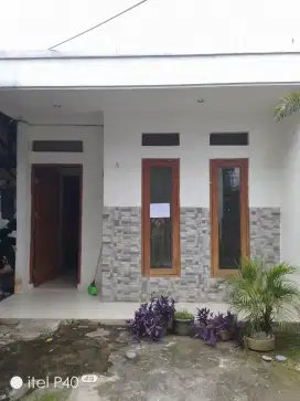 Di kontrakan rumah siap huni untuk keluarga /pasangan resmi tahunan