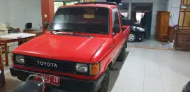 Kijang pickup plat merah