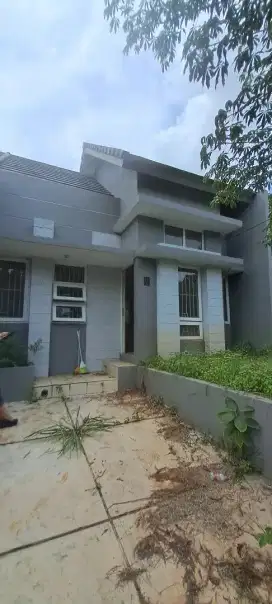Dijual Rumah di Bukit Golf