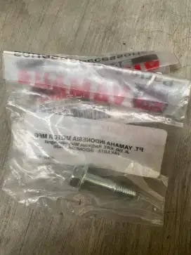 Baut shock belakang all matic yamaha ukuran 12 original