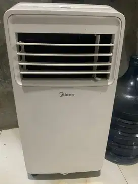 Midea AC Portabel 1/2PK