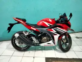 Honda CBR 150R 2016