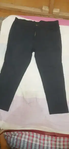 Celana jeans hitam