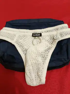 Celana unik pria.