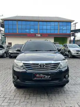 Toyota Fortuner 2.7 V A/T 4x4 Hitam 2012   brio lexus innova teana crv