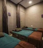 Spa Therapist Wanita