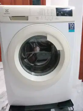 Mesin cuci electrolux