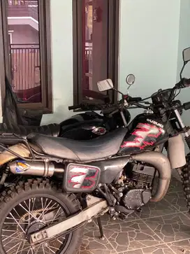 SUZUKI  TS  125
