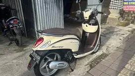 Dijual Honda Scoopy Tahun 2015, Surat Lengkap, Mesin Sehat,