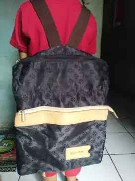 Tas Ransel Jeselini