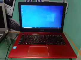 Laptop asus ram 4 ssd 256 mulus no minus