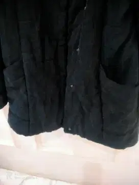 Jaket hitam tebal