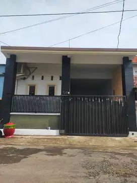 Dijual Rumah Nyaman Bentuk Leter T