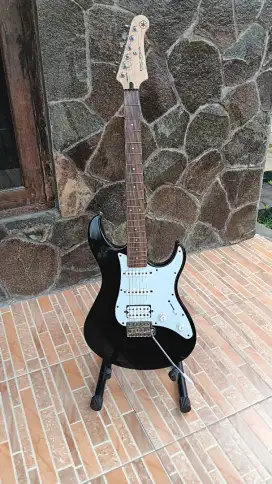 Gitar Yamaha pacifica