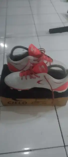 Sepatu bola cielo size 38