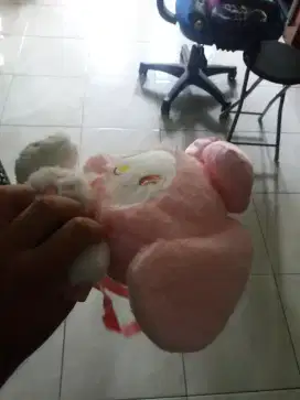 Tas kecil untuk anak perempuan