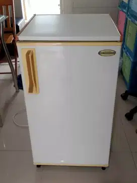 Kulkas 1 pintu merk Mitsubishi