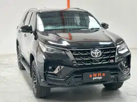 Unit Like new Low KM Fortuner GR 2.8 Diesel Matic 2022 Super Istimewa!