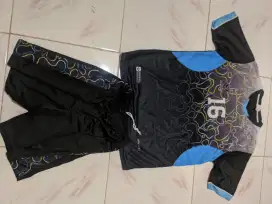 Jual 18 Pasang Baju & Celana Bola Untuk Team