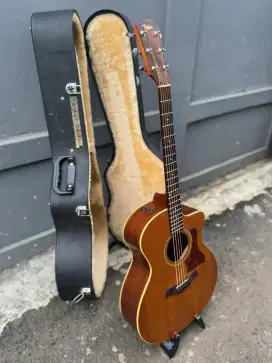 Taylor 214CE made in USA (RARE) All Solid
