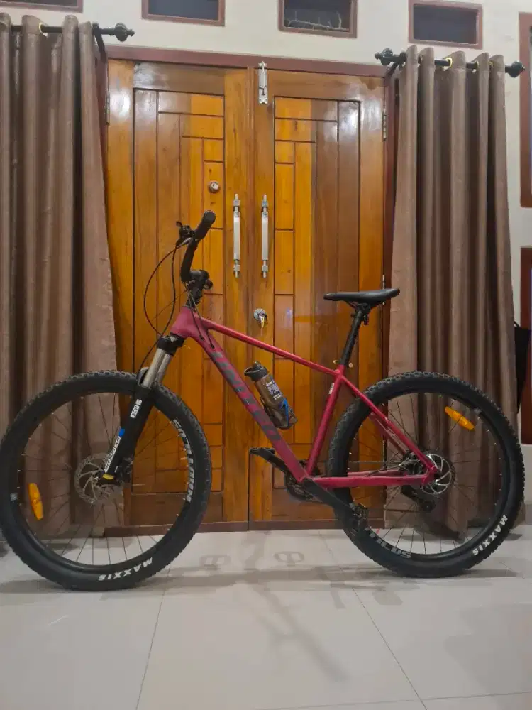 UNITED CLOVIS 6 2020 MTB NEW COLOUR