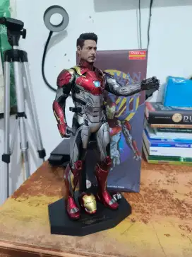 Action figure iron man mark 47