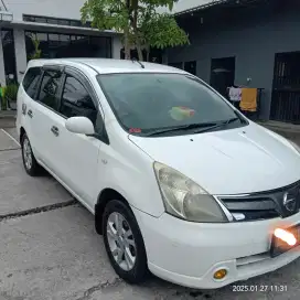 Grand Livina 2013 1.5 SV Bensin Manual Putih