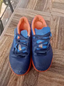 Sepatu futsal anak Kipsta Decathlon