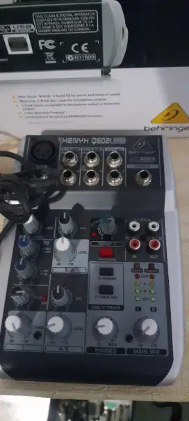 Soundcard mixer interface behringer xenyx q502usb