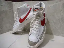Sepatu second Nike Blazer