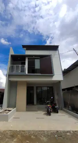 PROMO AMBYAR! Rumah Harga 2,2 M jadi Harga 1,5 M an!