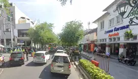 Ruang Usaha Di Kawasan Premium Malioboro Yogyakarta