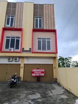 Disewakan ruko 3 lantai
