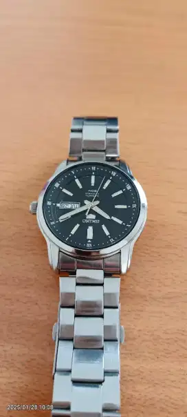 Jam tangan Seiko 5