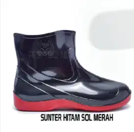 Sepatu shoter boot karet empuk modis anti air