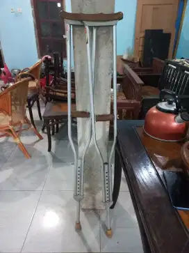 Tongkat ketiak stainless