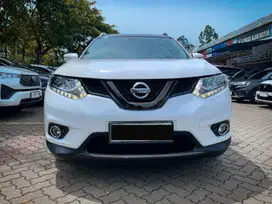 TERMURAH NISSAN XTRAIL 2.5 AT MATIC 2015 PUTIH