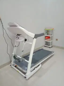 Treadmill elektrik 2.5 hp terlaris multifungsi